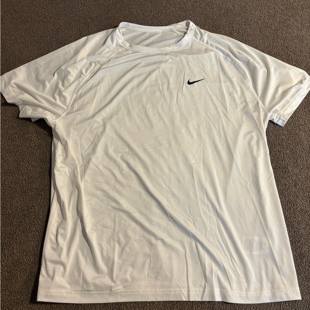 Men’s XL Nike White Dri-Fit Short Sleeve Workout Tee